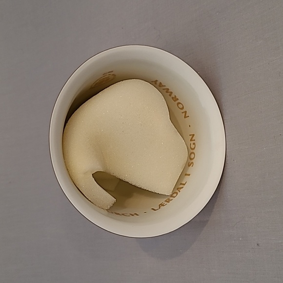 Bing & Grondahl Borgund Stave Church Norway 1979 Porcelain Bell - Picture 6 of 8